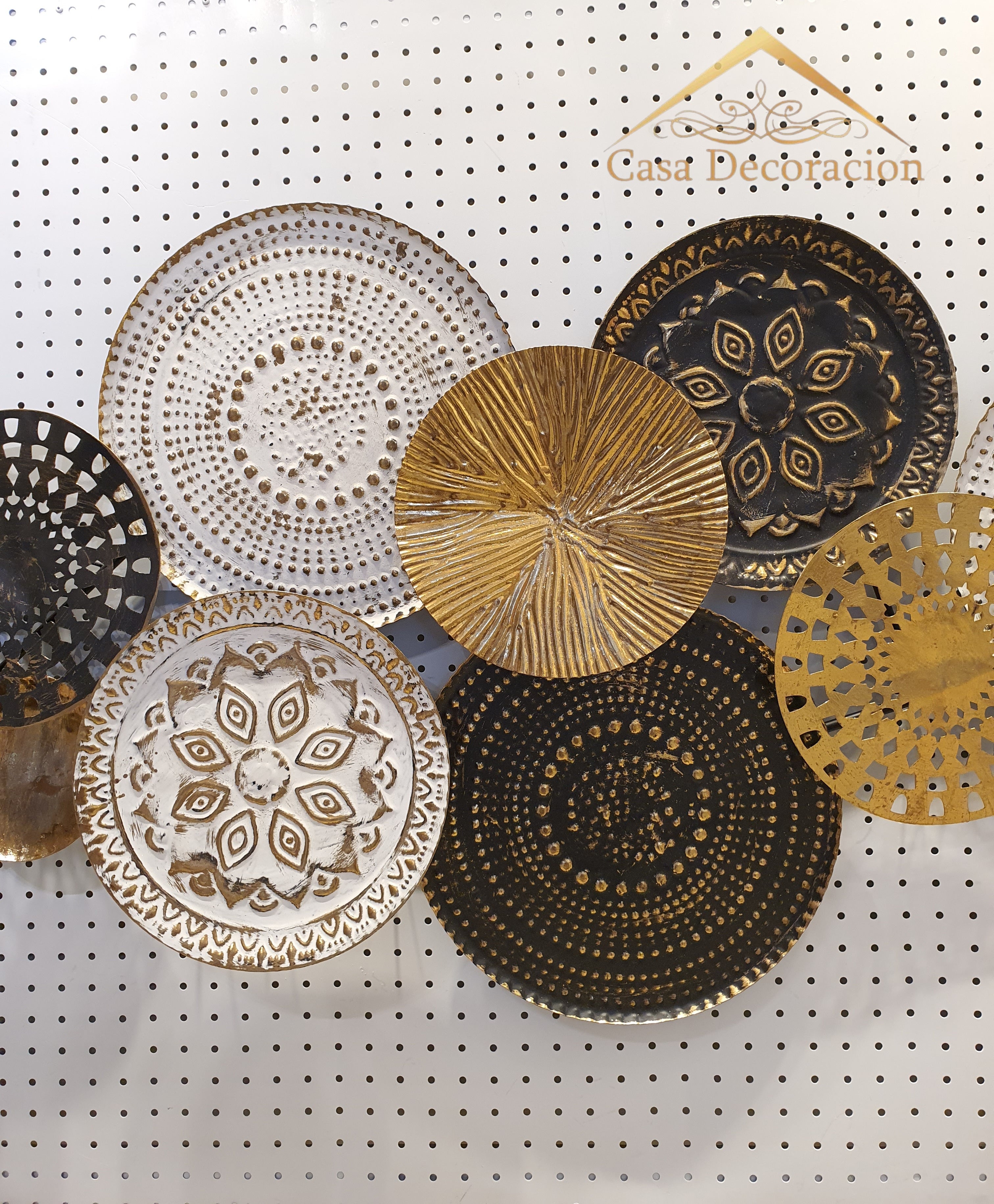 Round Metal Wall Art - Black