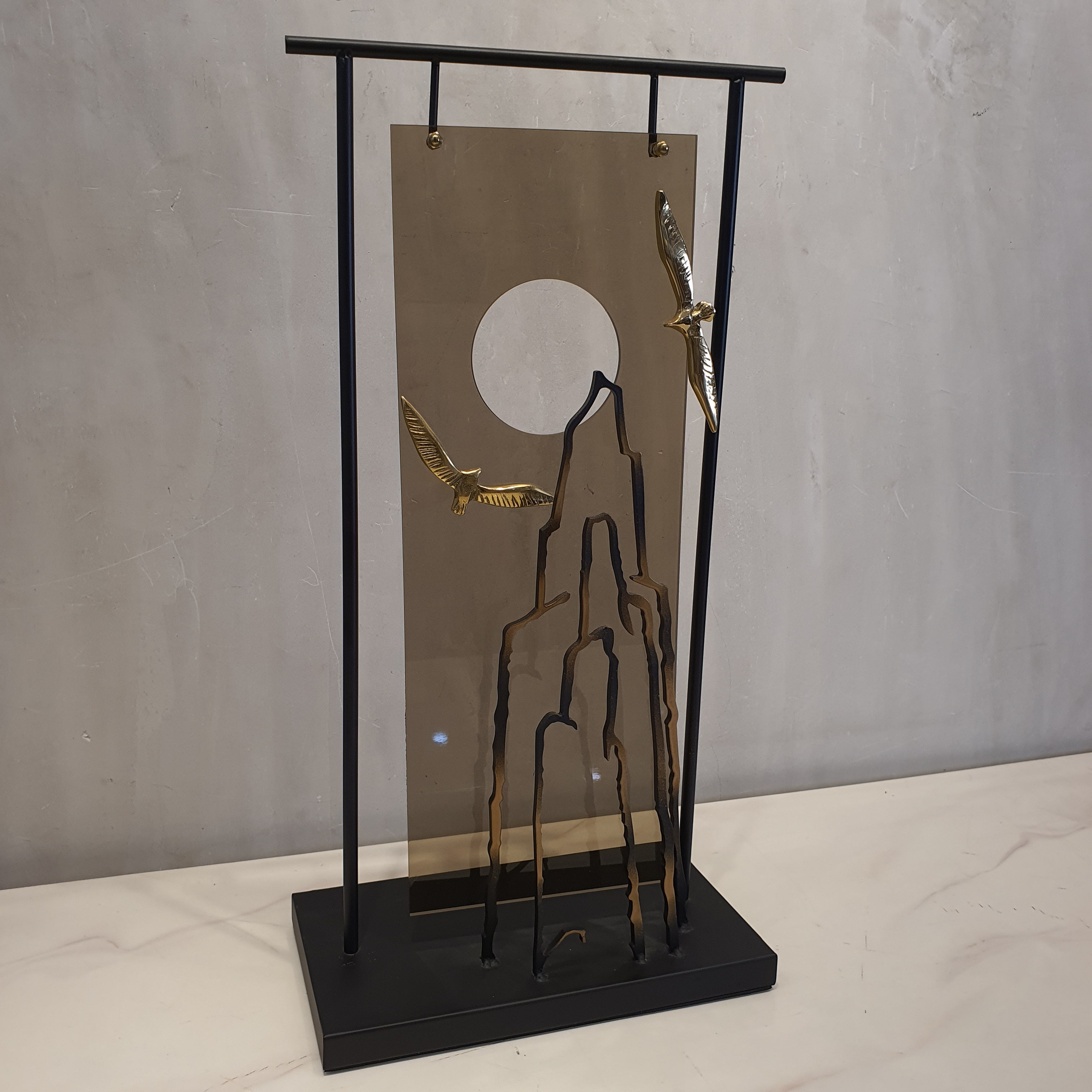 Dark Mountain Table Decor - 02